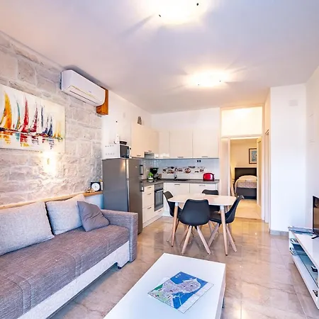 Castello Rezidence 2