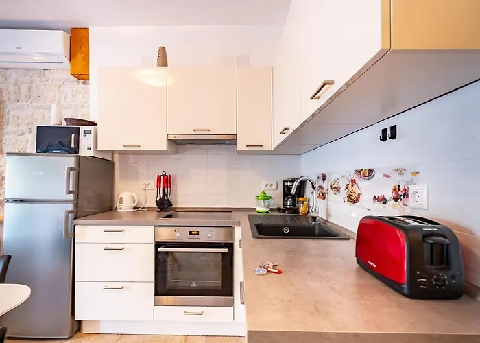 Castello Rezidence 2