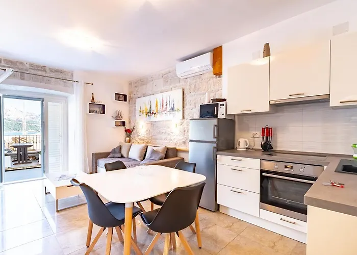 Castello Rezidence 2